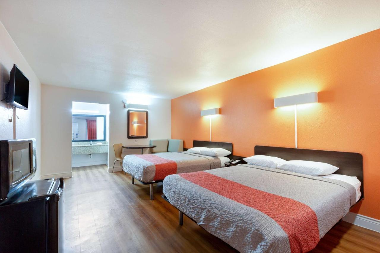 6-houston, Tx - East Hotel