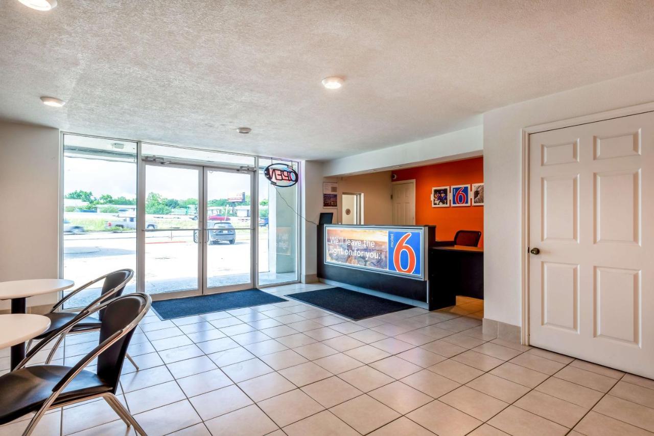 Hotel 6-houston, Tx - East