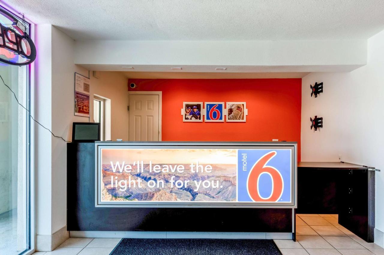 Hotel 6-houston, Tx - East